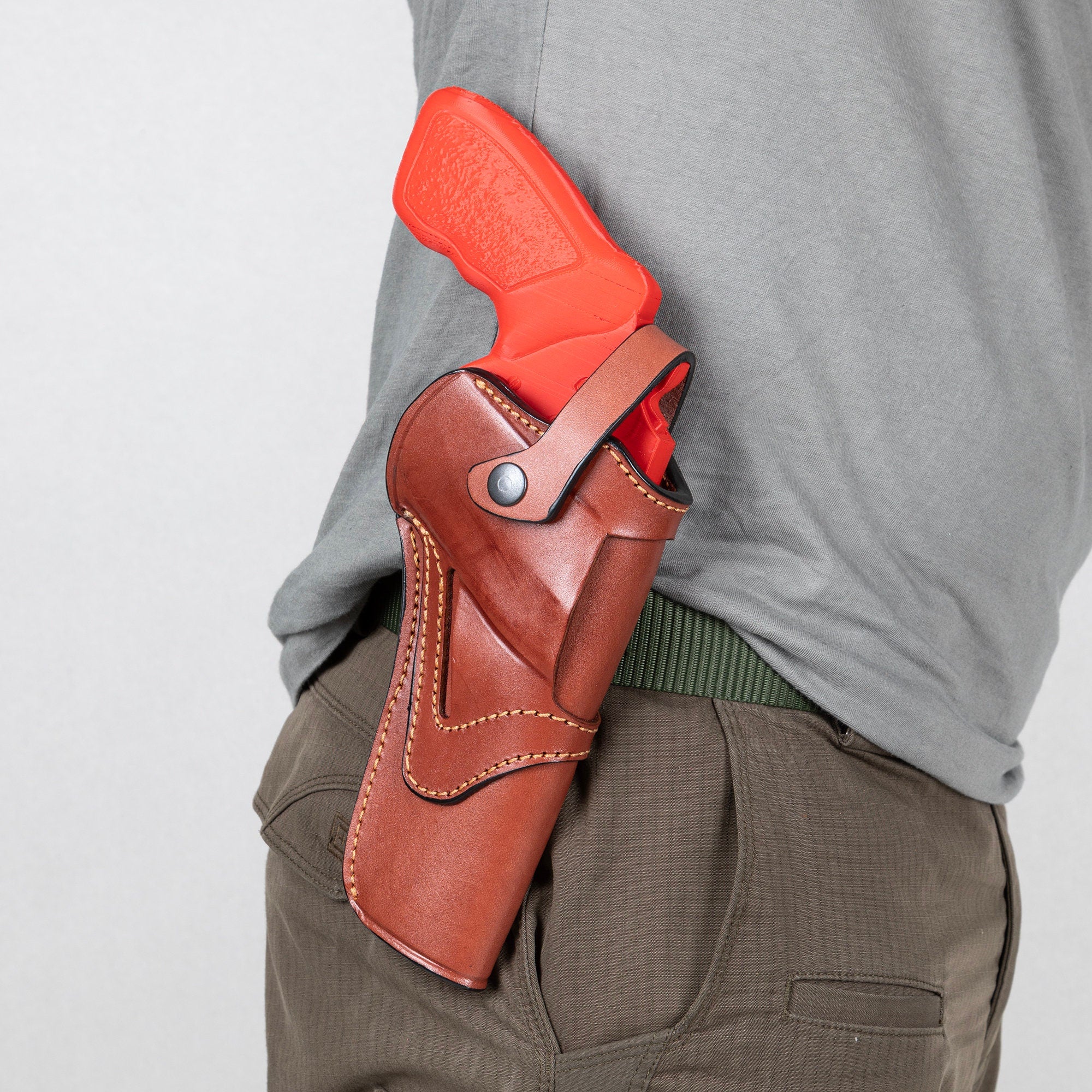 Taurus Revolver 6" Barrel Leather Holster: OWB Carry